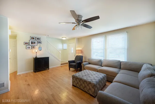 $350,000 | 2390 Wexford Lane, Lake In The Hills, IL 60156