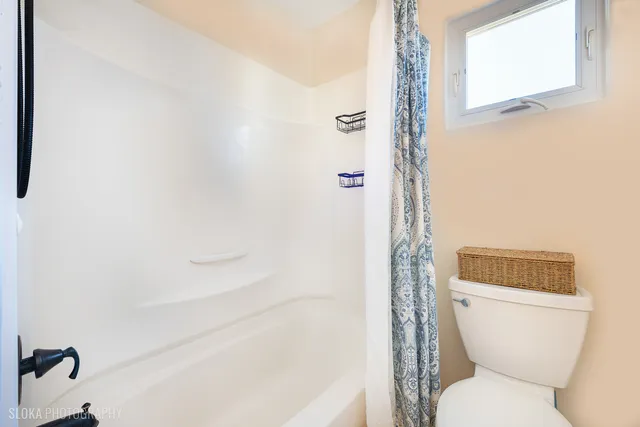 $350,000 | 2390 Wexford Lane, Lake In The Hills, IL 60156