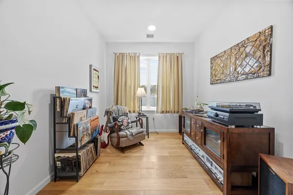 $580,000 | 1 Mariner's Way, Unit 204, Plymouth, MA 02360