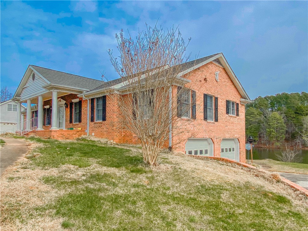 255 Starritt Lane Walhalla, SC 29691 - Photo 3 of 39