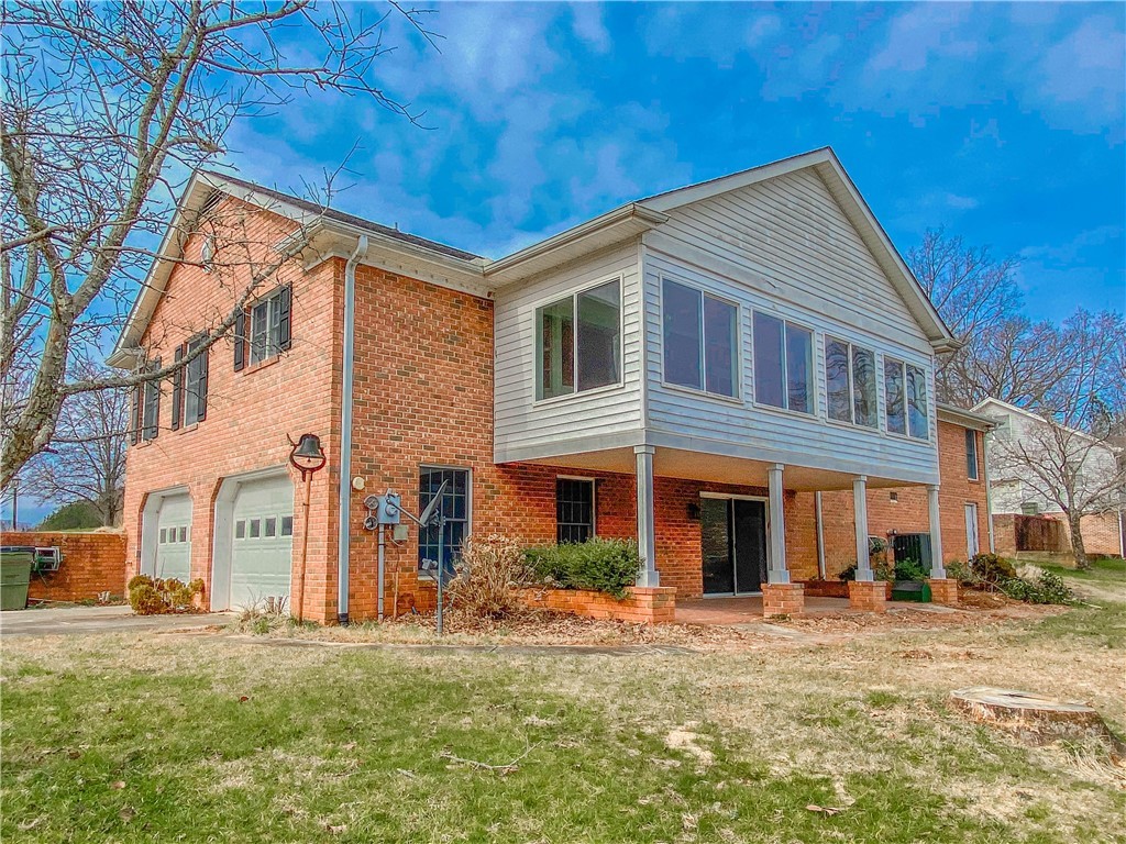 255 Starritt Lane Walhalla, SC 29691 - Photo 4 of 39