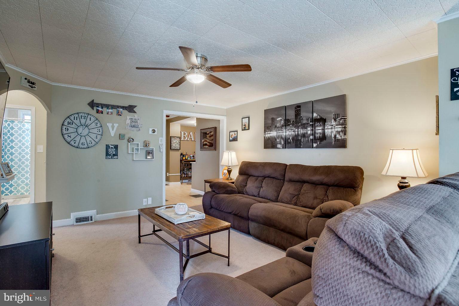 201 Ashwood Road Baltimore, MD 21222 - Photo 8 of 39 Living Room