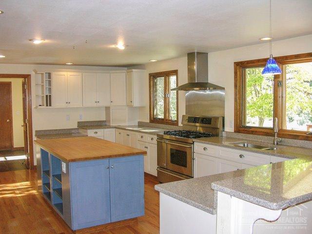 60310 Woodside Loop Bend, OR 97702 - Photo 5 of 25 Additional Photo