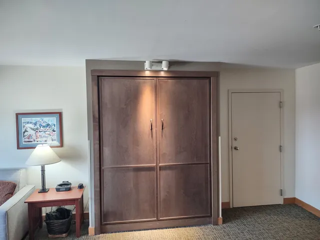 $139,000 | 228 East Mountain Road, Unit L GRAND HOTEL 169/171 I (PASCUZZI), Killington, VT 05751