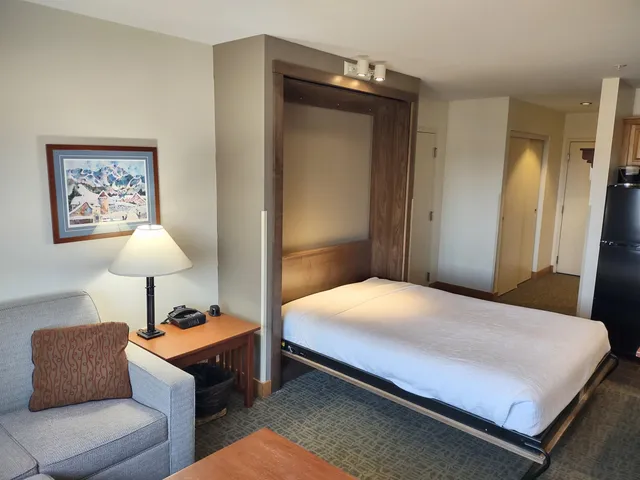 $139,000 | 228 East Mountain Road, Unit L GRAND HOTEL 169/171 I (PASCUZZI), Killington, VT 05751