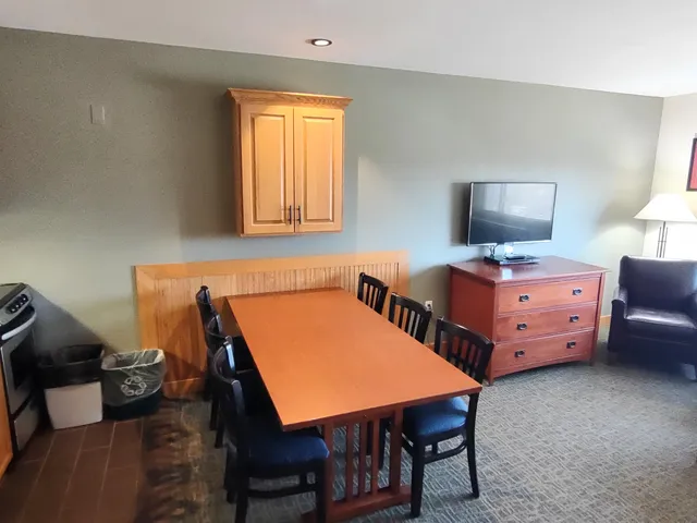 $139,000 | 228 East Mountain Road, Unit L GRAND HOTEL 169/171 I (PASCUZZI), Killington, VT 05751