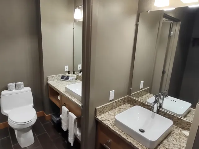 $139,000 | 228 East Mountain Road, Unit L GRAND HOTEL 169/171 I (PASCUZZI), Killington, VT 05751