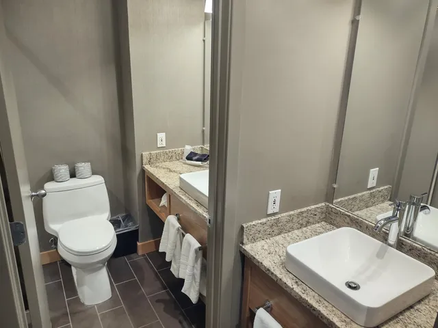 $139,000 | 228 East Mountain Road, Unit L GRAND HOTEL 169/171 I (PASCUZZI), Killington, VT 05751