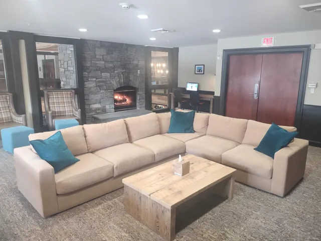 $139,000 | 228 East Mountain Road, Unit L GRAND HOTEL 169/171 I (PASCUZZI), Killington, VT 05751