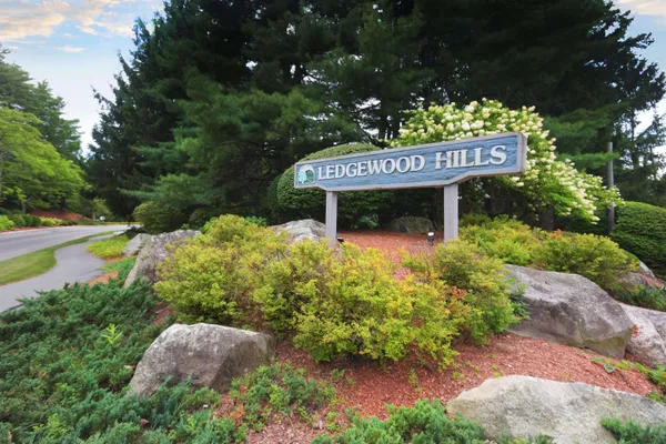 $415,000 | 42 Dogwood Drive, Nashua, NH 03062