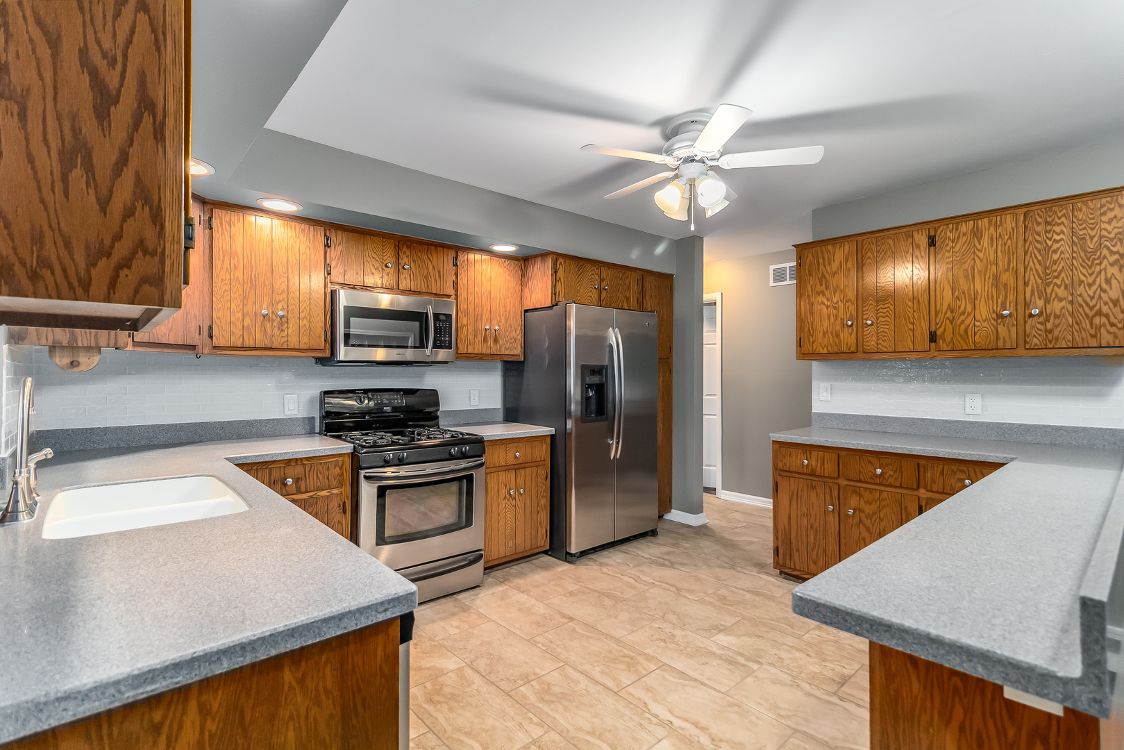 1401 Middletree Road Joliet, IL 60433 - Photo 11 of 27