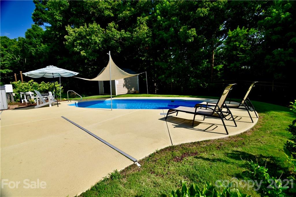 6010 Eleanor Rigby Road Charlotte, NC 28278 - Photo 7 of 8 Gallery Image 7