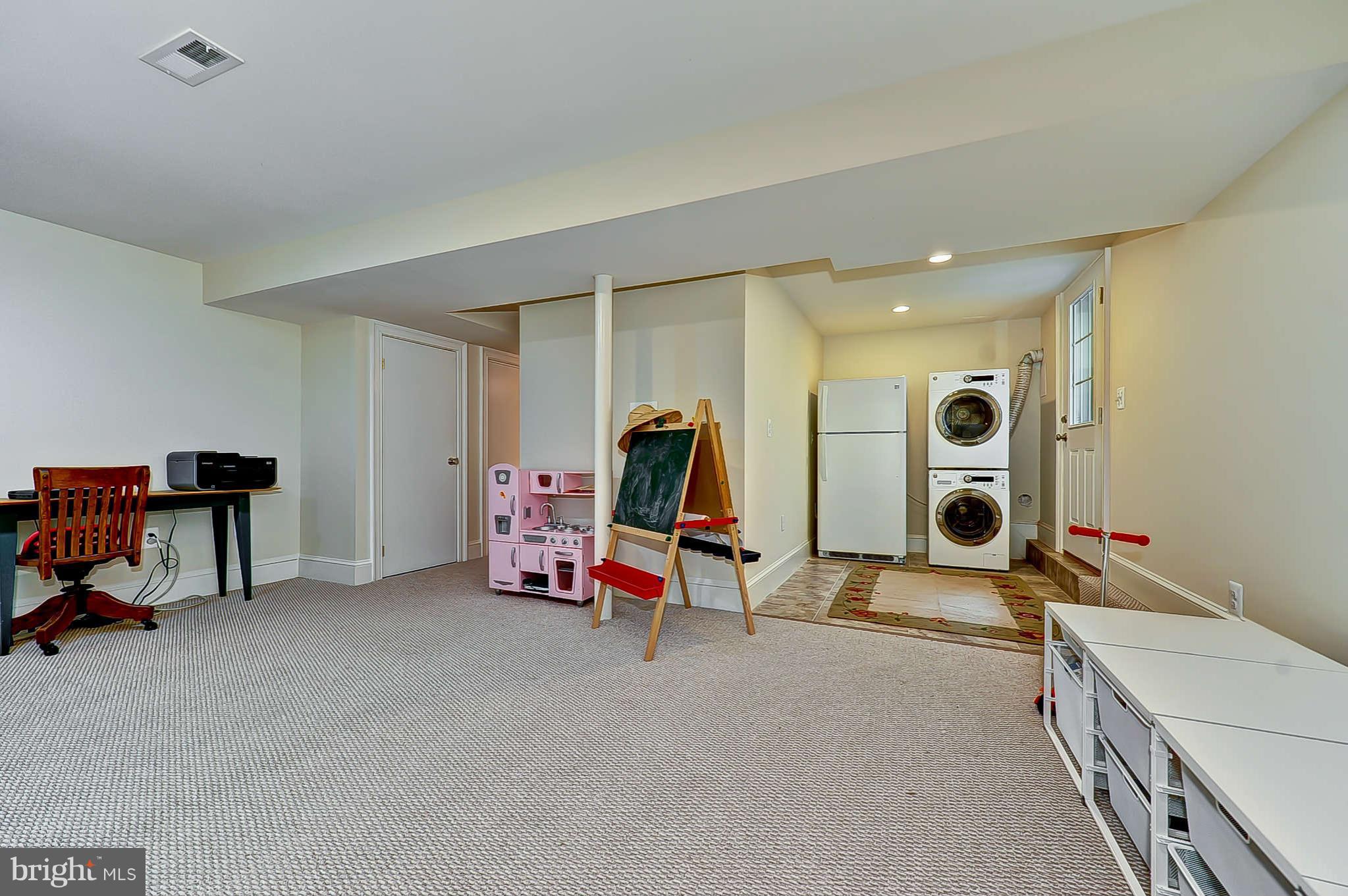 2708 Farm Road Alexandria, VA 22302 - Photo 22 of 30 Interior (General)