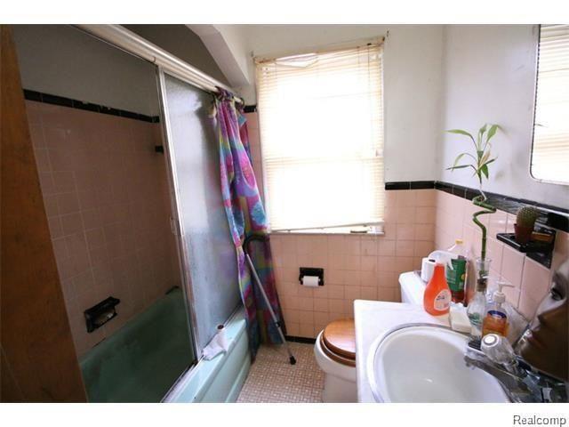 7737 Rutland Street Detroit, MI 48228 - Photo 9 of 11