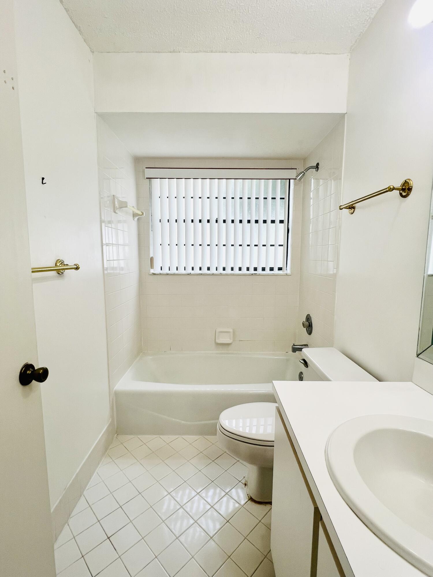 9690 Triton Court Boca Raton, FL 33434 - Photo 12 of 33 BATHROOM