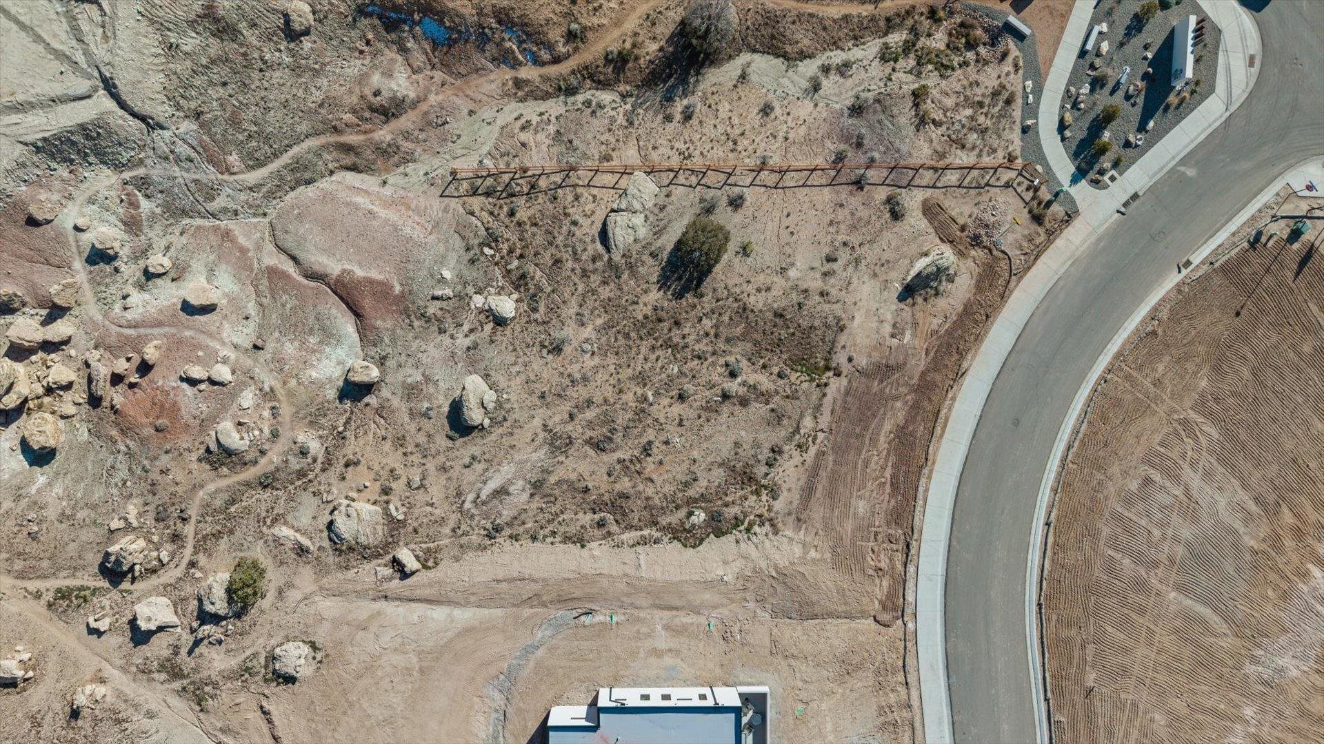 352 Canyon Rim Court Grand Junction, CO 81507 - Photo 6 of 9 a bathroom with a bathtub