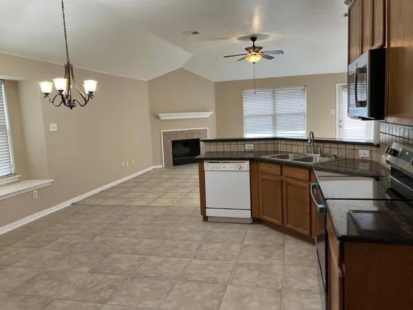 $2,100 | 2116 Sol Drive, Little Elm, TX 75068