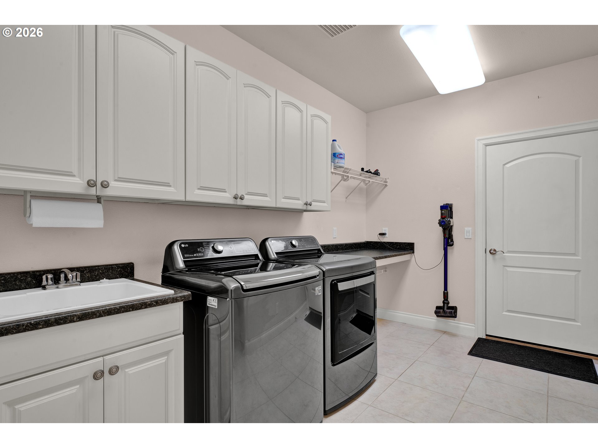 334 Augusta Court Winchester, OR 97495 - Photo 32 of 47