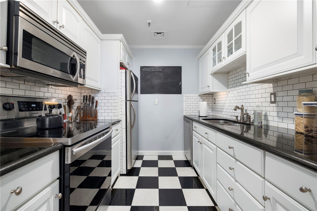 555 South Main Street, Unit 212 Providence, RI 02903 - Photo 6 of 25 The updated kitchen is neutral in color. Stainless appliances convey with the sale.