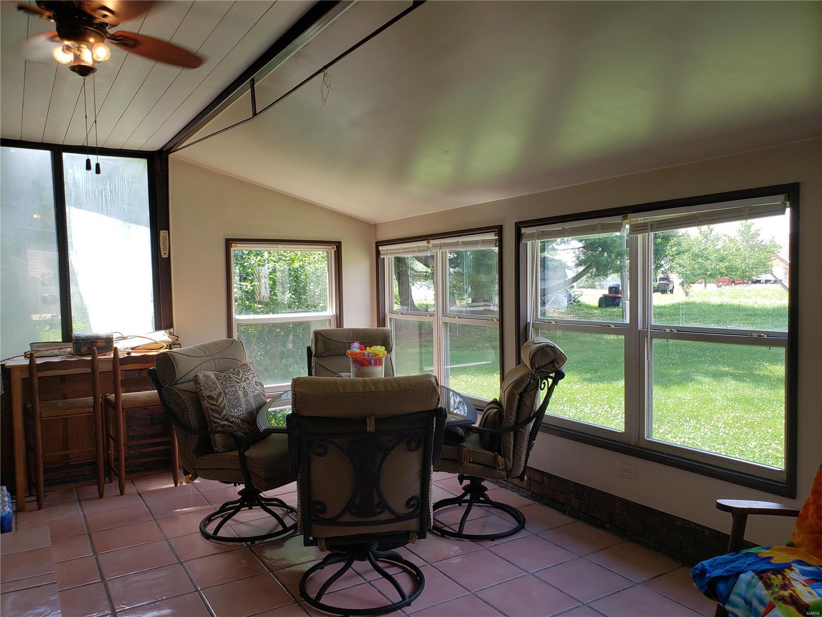 1001 West County Road Jerseyville, IL 62052 - Photo 13 of 32 Gallery Image 13