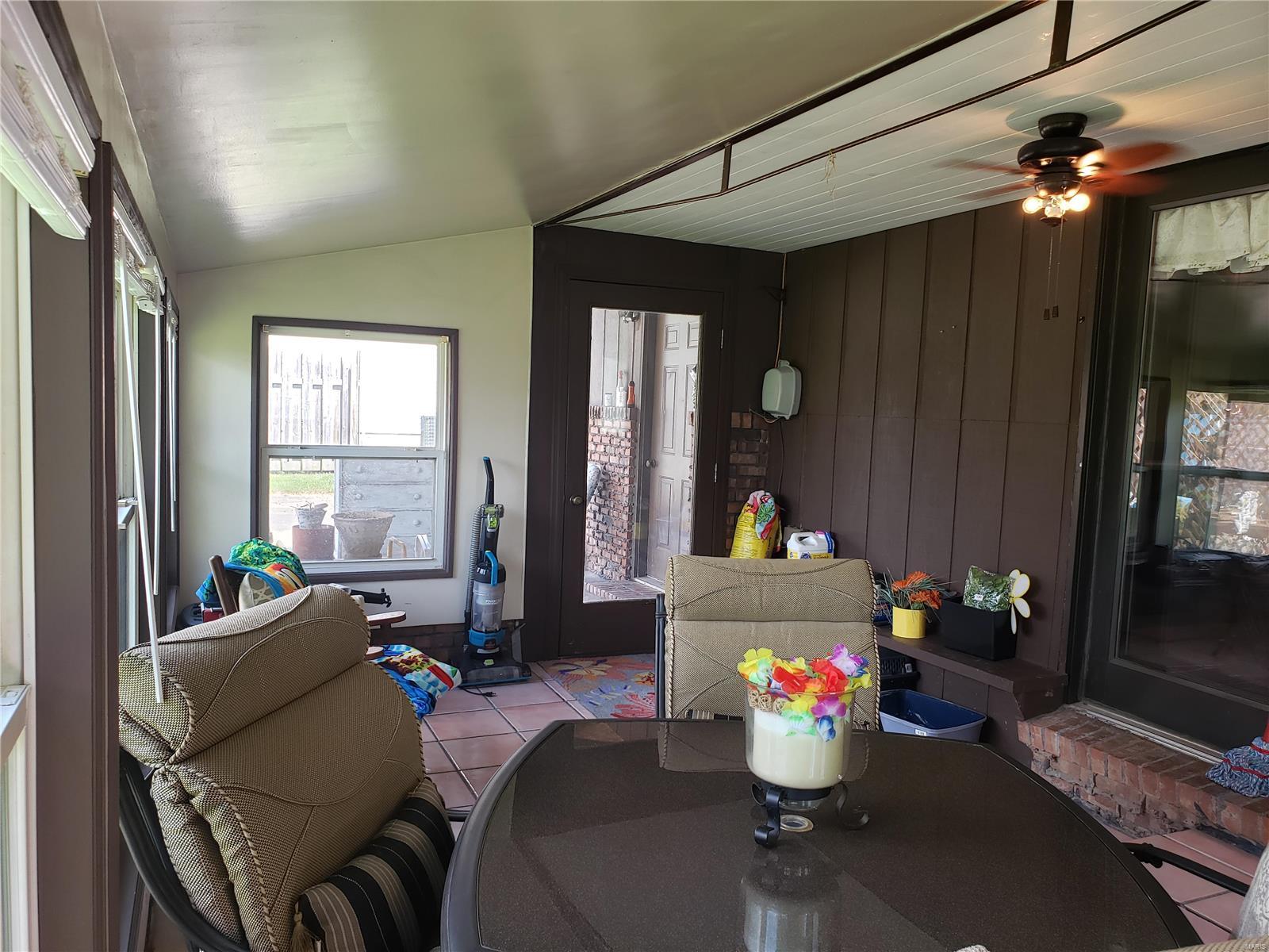 1001 West County Road Jerseyville, IL 62052 - Photo 14 of 32 Gallery Image 14