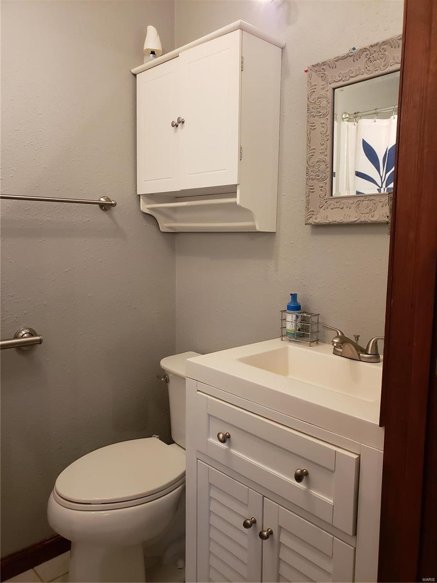 1001 West County Road Jerseyville, IL 62052 - Photo 19 of 32 Gallery Image 19