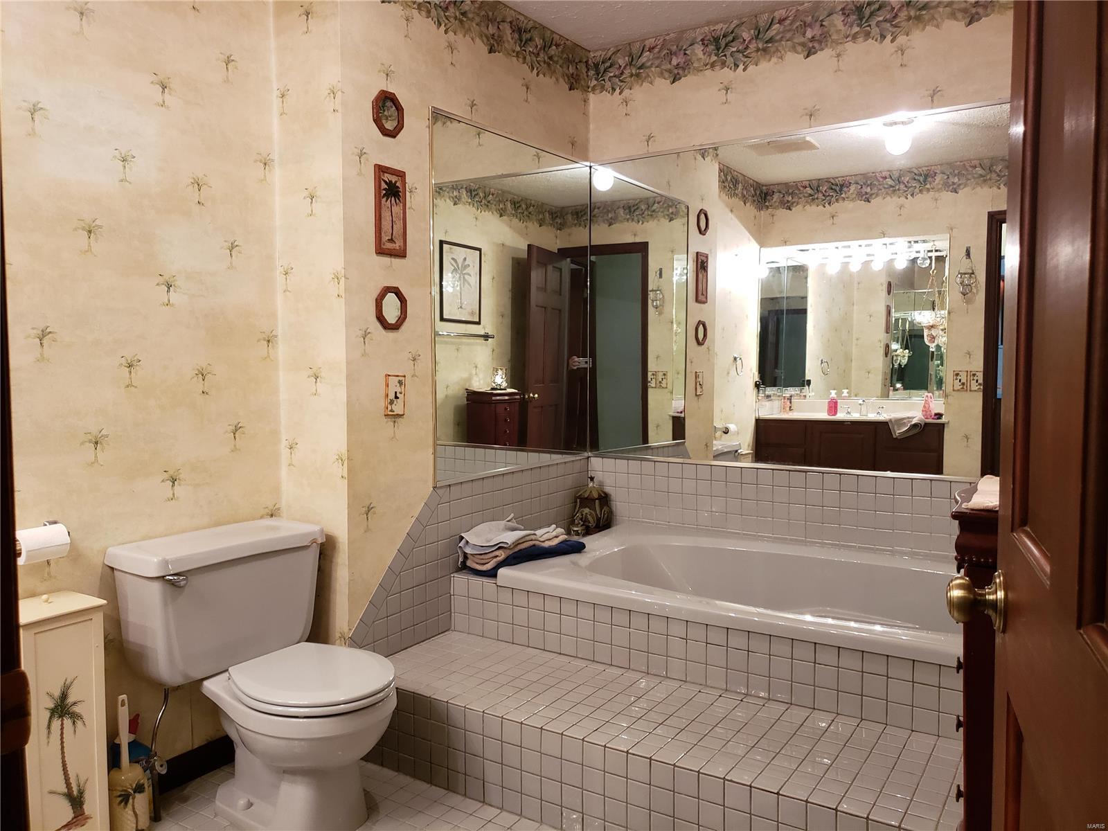 1001 West County Road Jerseyville, IL 62052 - Photo 20 of 32 Gallery Image 20