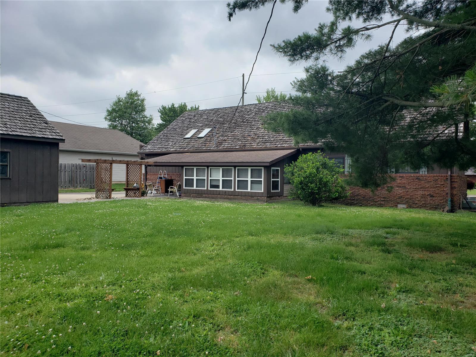 1001 West County Road Jerseyville, IL 62052 - Photo 3 of 32 Gallery Image 3