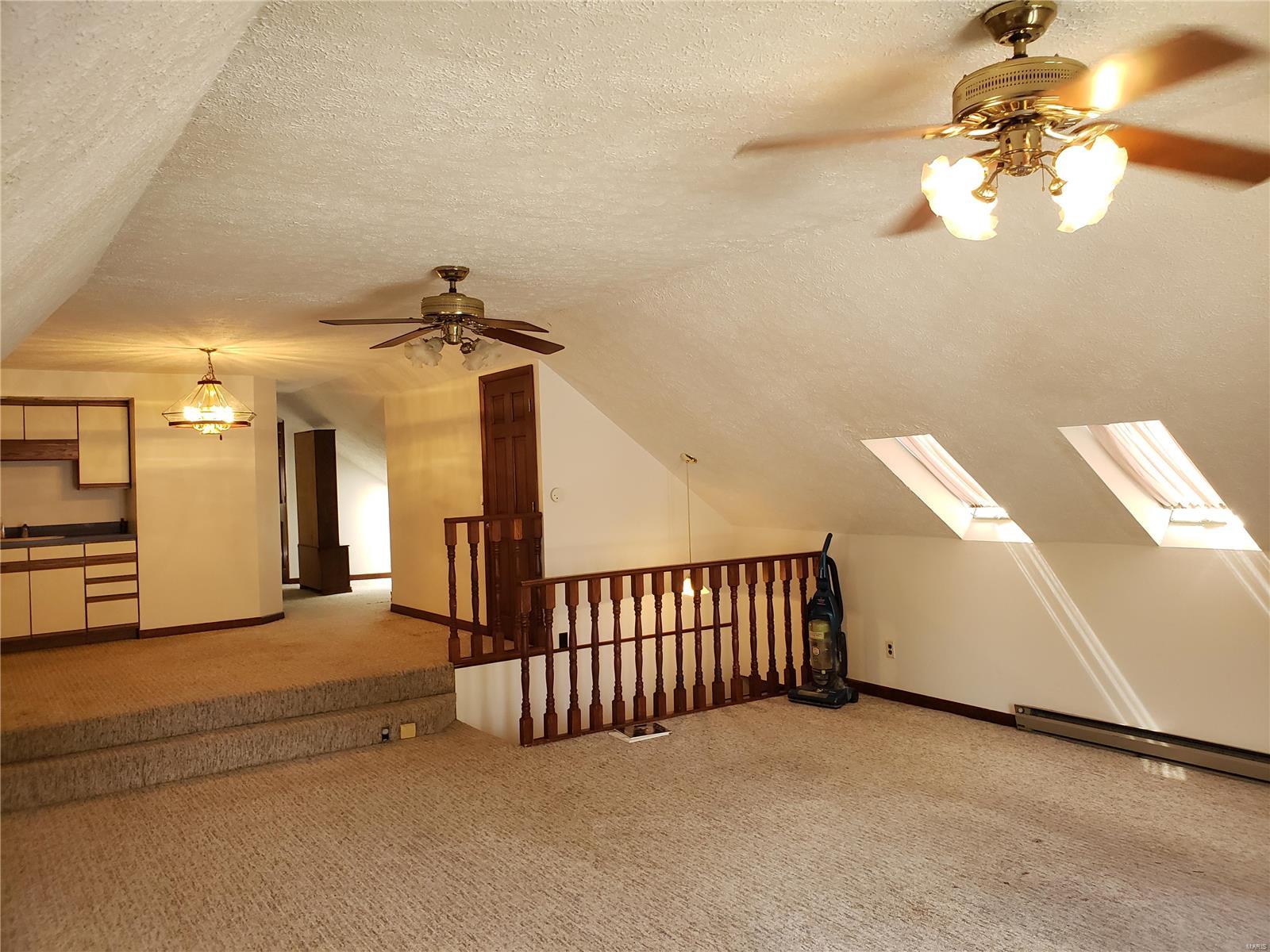 1001 West County Road Jerseyville, IL 62052 - Photo 23 of 32 Gallery Image 23