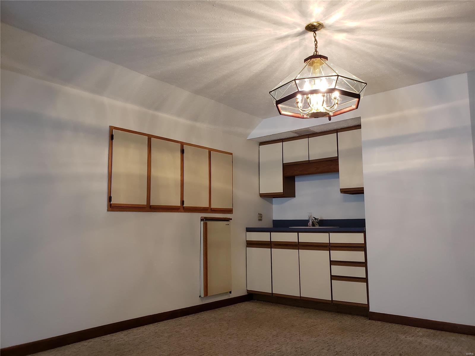 1001 West County Road Jerseyville, IL 62052 - Photo 26 of 32 Gallery Image 26