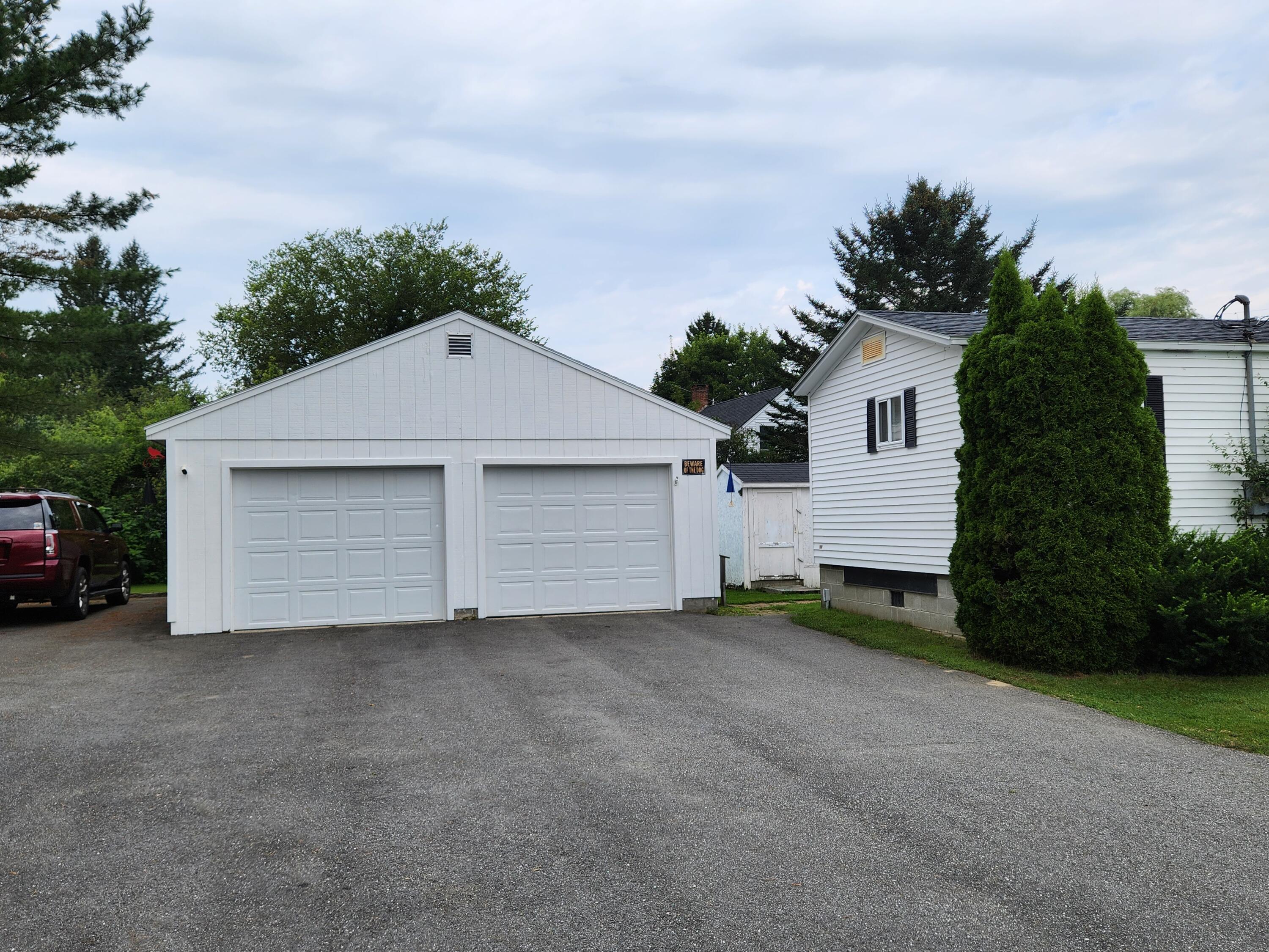 5 Bremen Road Waldoboro, ME 04572 - Photo 12 of 15 VannahGarage