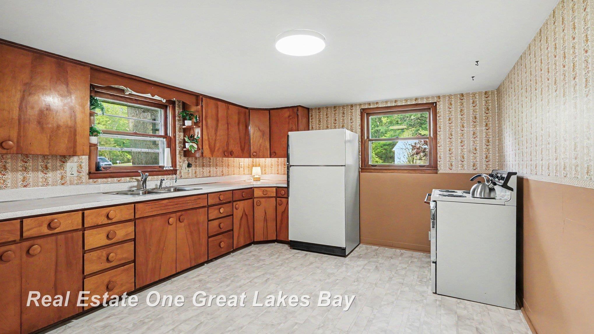 11075 Spencer Road St. Charles, MI 48655 - Photo 7 of 31