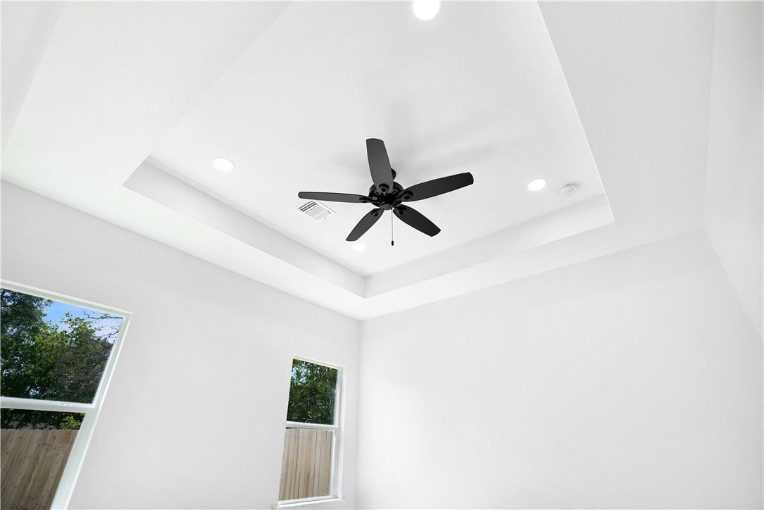 402 South Brazos Avenue Bryan, TX 77803 - Photo 5 of 19