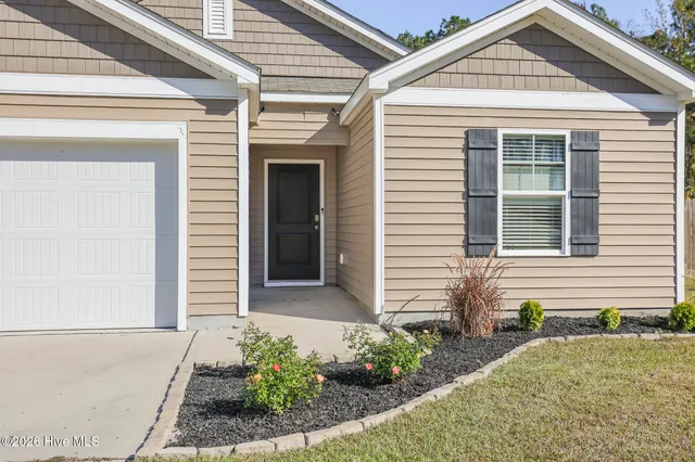 $2,100 | 208 Fresh Air Drive, Rocky Point, NC 28457