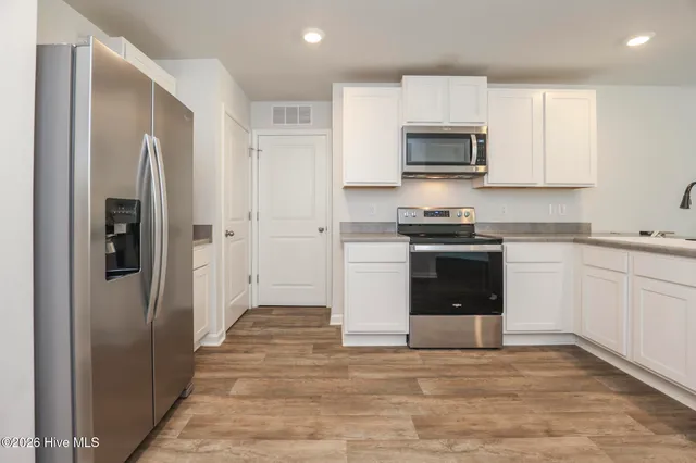 $2,100 | 208 Fresh Air Drive, Rocky Point, NC 28457