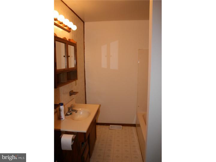820 Weymouth Road Buena, NJ 08310 - Photo 11 of 13 Bathroom
