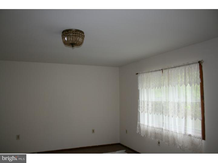 820 Weymouth Road Buena, NJ 08310 - Photo 6 of 13 Living Room