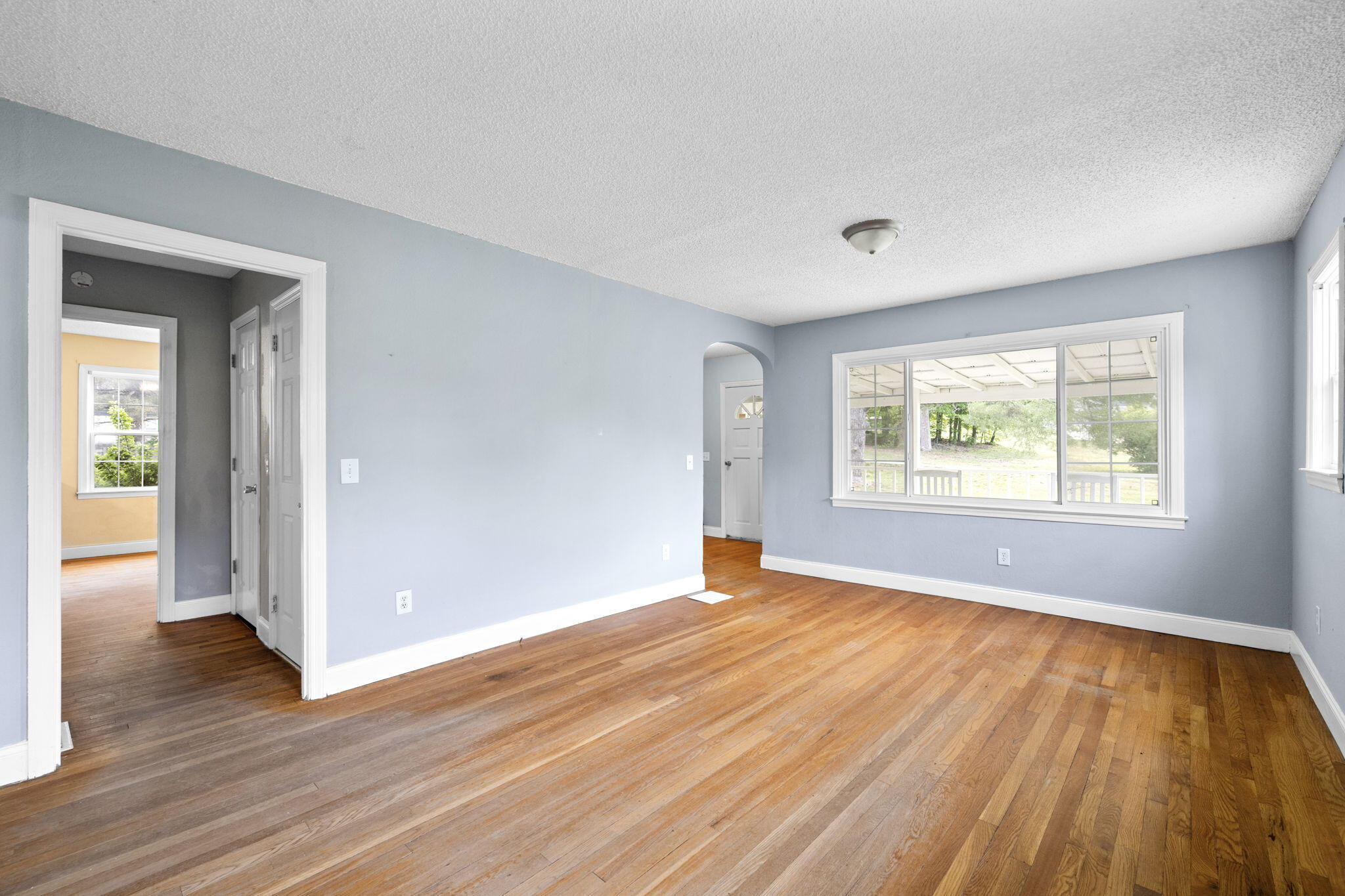 8421 Middle Valley Road Hixson, TN 37343 - Photo 6 of 35 21-web-or-mls-DSC_8443-17