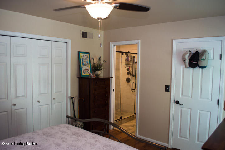 11903 Running Creek Road Louisville, KY 40243 - Photo 4 of 38 1st floor master2
