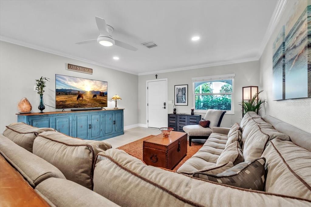 904 Inlet Circle Venice, FL 34285 - Photo 13 of 86