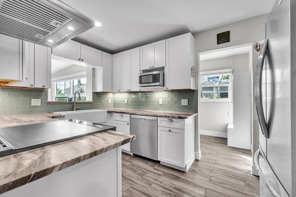 904 Inlet Circle Venice, FL 34285 - Photo 15 of 86