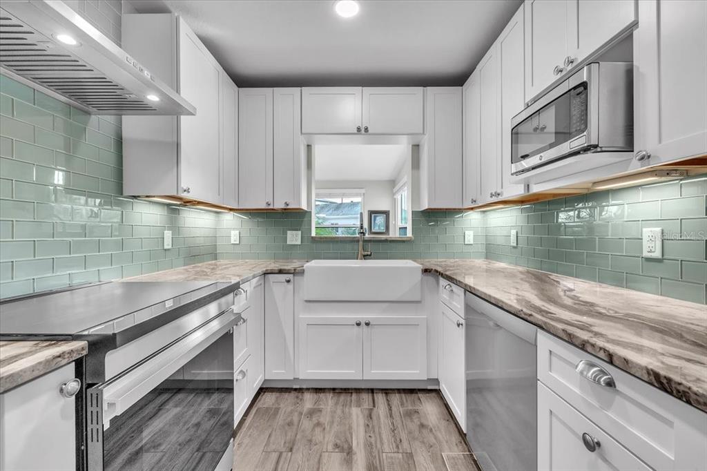 904 Inlet Circle Venice, FL 34285 - Photo 16 of 86