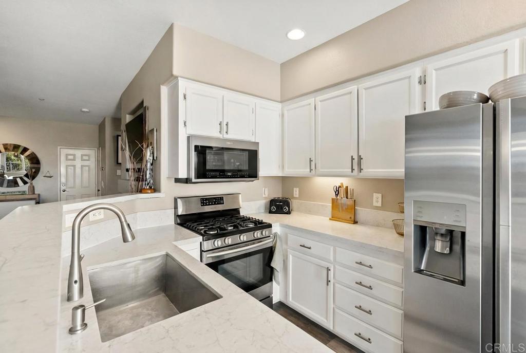 537 Sweet Pea Place Encinitas, CA 92024 - Photo 13 of 42