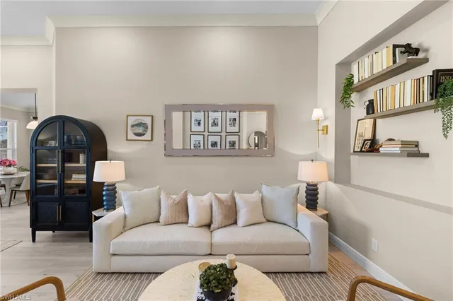 $1,150,000 | 1869 Pondside Lane, Naples, FL 34109