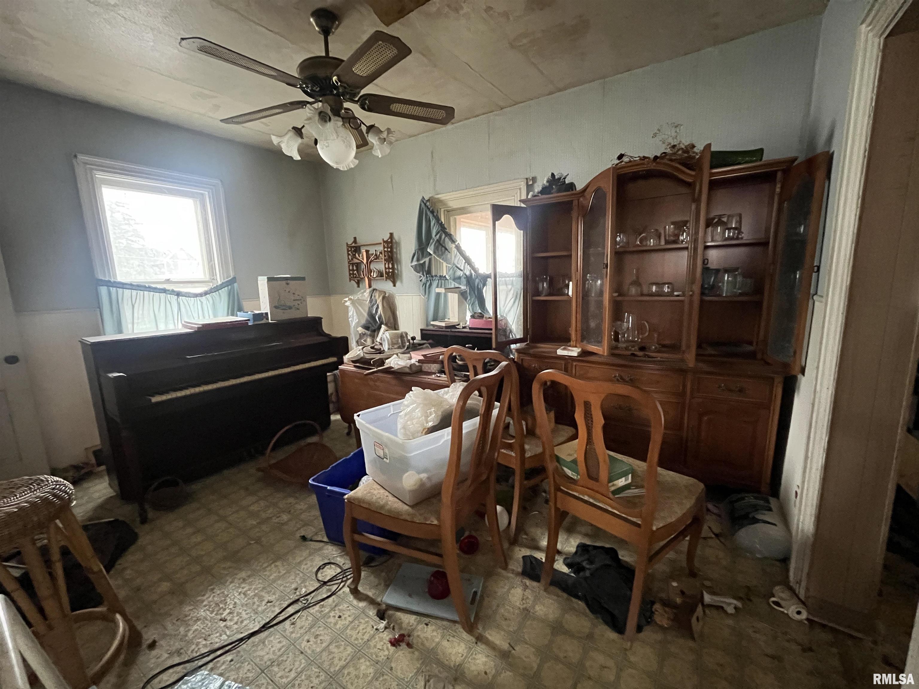 69 North Gold Street Farmington, IL 61531 - Photo 12 of 18