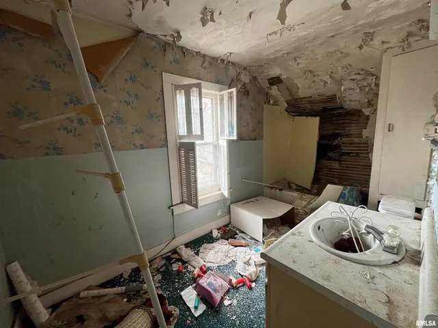 $19,900 | 69 North Gold Street, Farmington, IL 61531