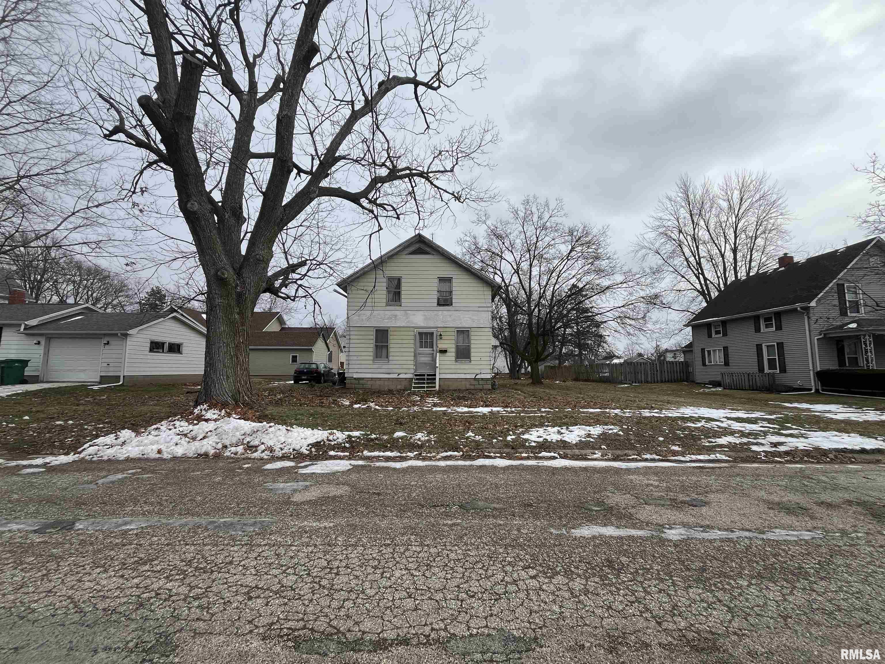 69 North Gold Street Farmington, IL 61531 - Photo 4 of 18