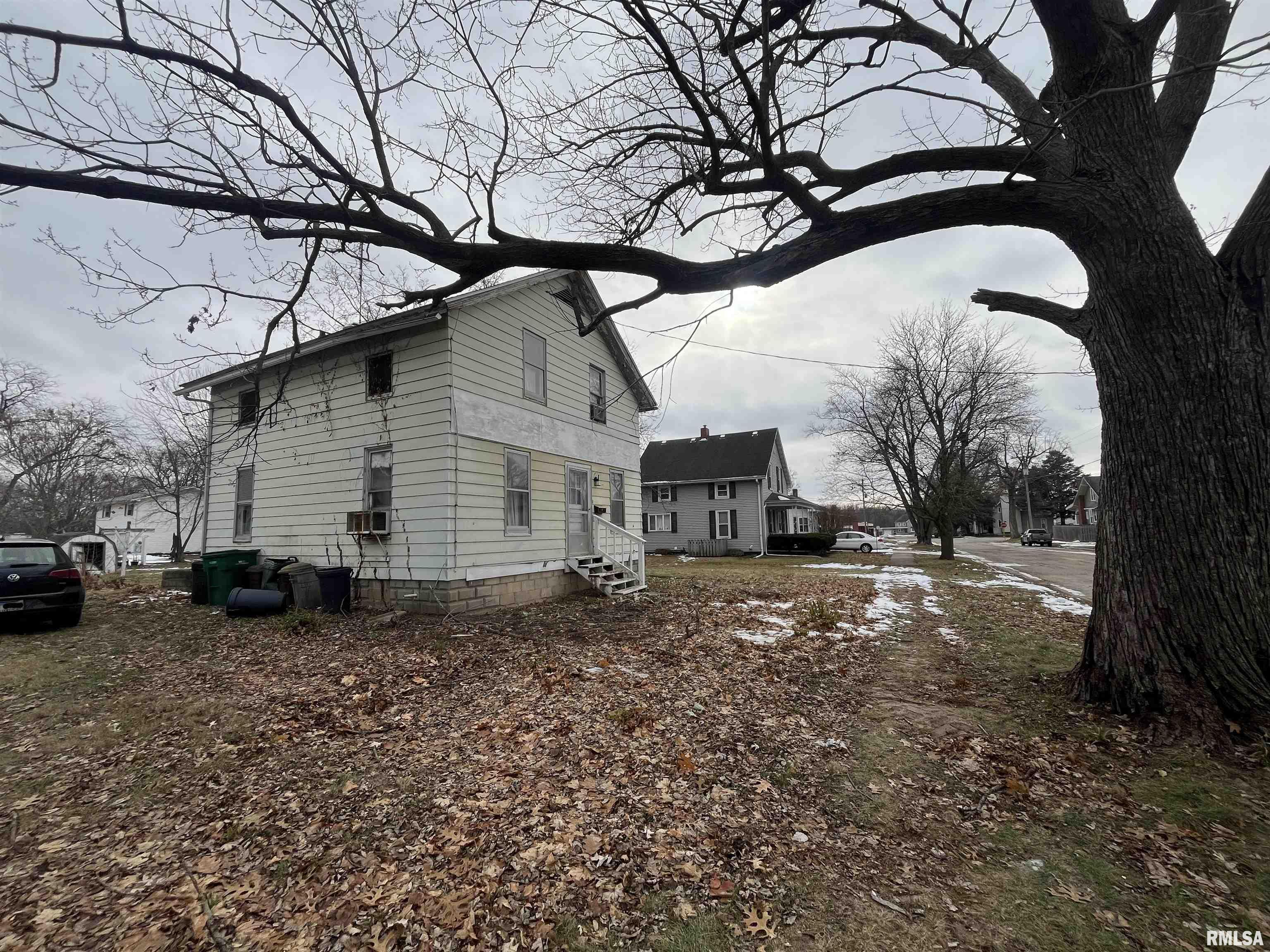 69 North Gold Street Farmington, IL 61531 - Photo 5 of 18