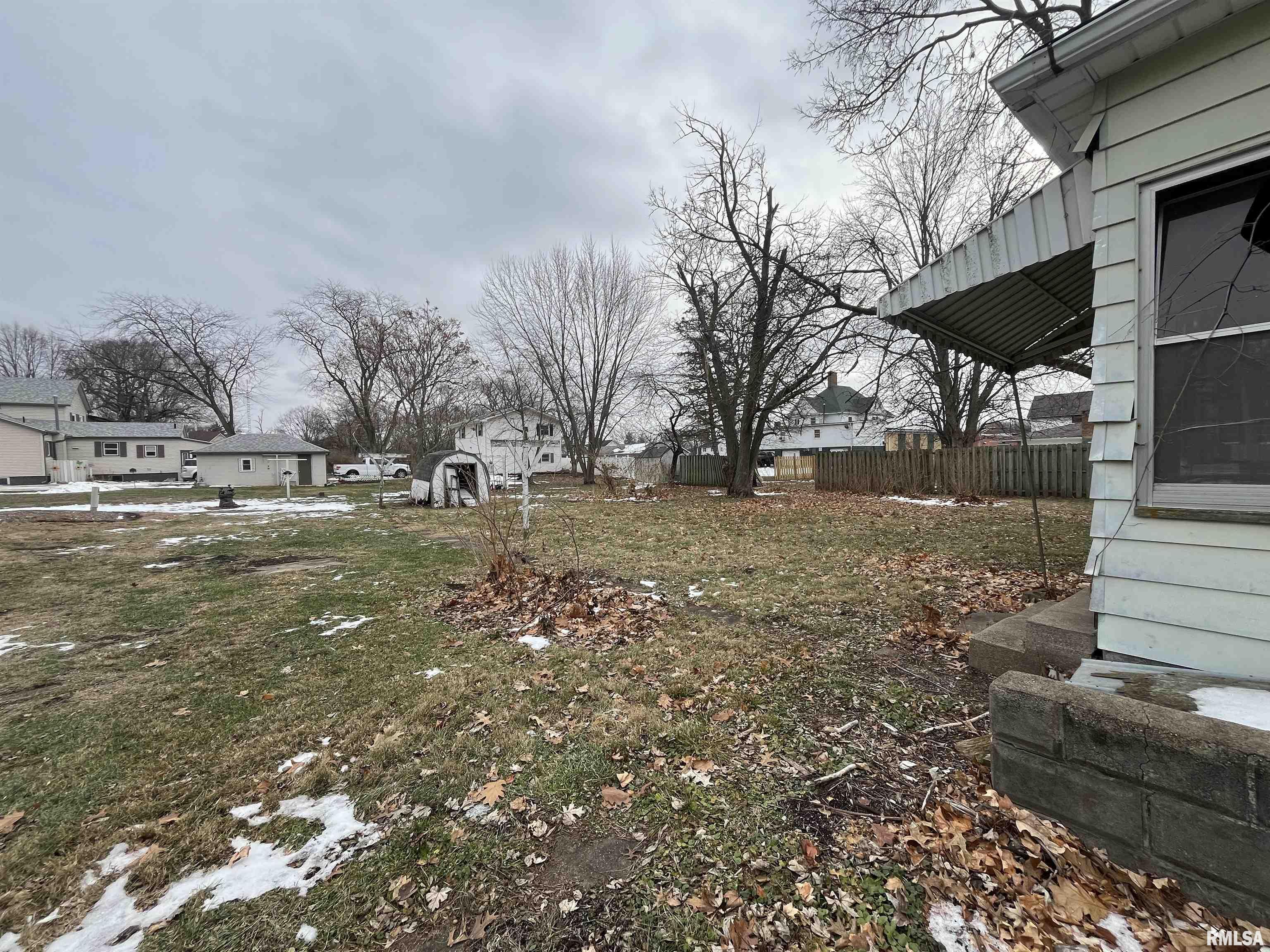 69 North Gold Street Farmington, IL 61531 - Photo 6 of 18