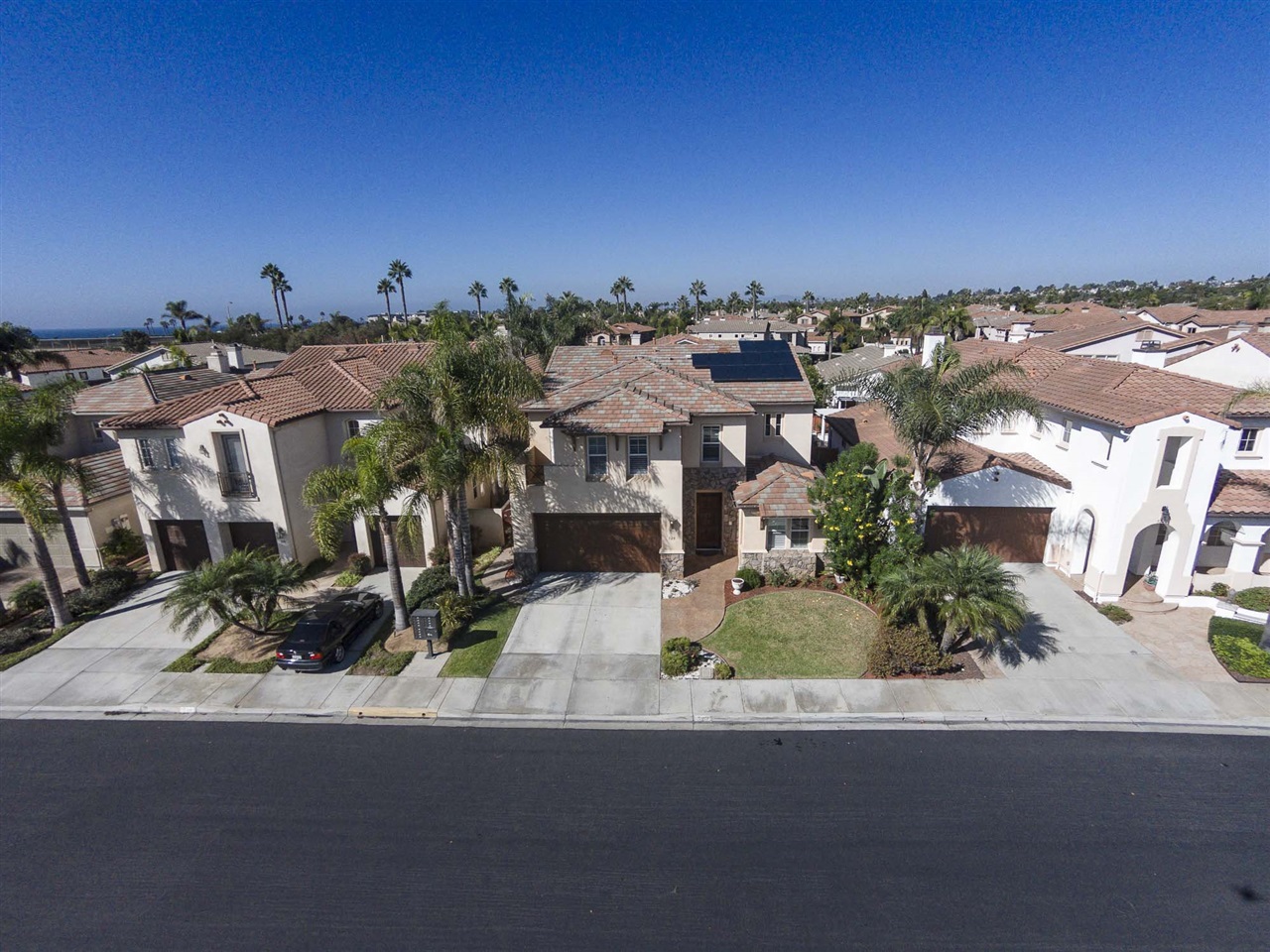 520 Rudder Avenue Carlsbad, CA 92011 - Photo 3 of 25